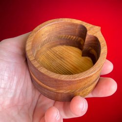 Saltkar i teak- og fyrretr